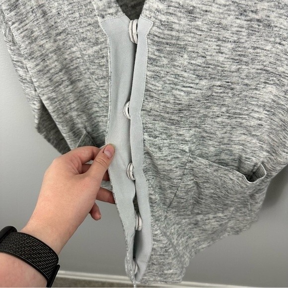 CAbi Marble Grey Snap Button-Front Cardigan Size Medium - Picture 15 of 16